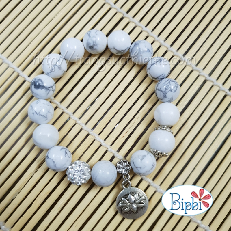 Vòng tay đá howlite charm hoa sen