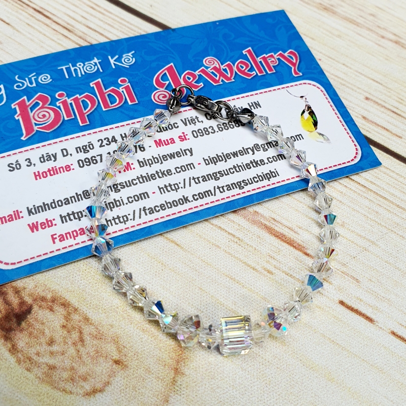 Vòng tay pha lê Swarovski mặt vuông