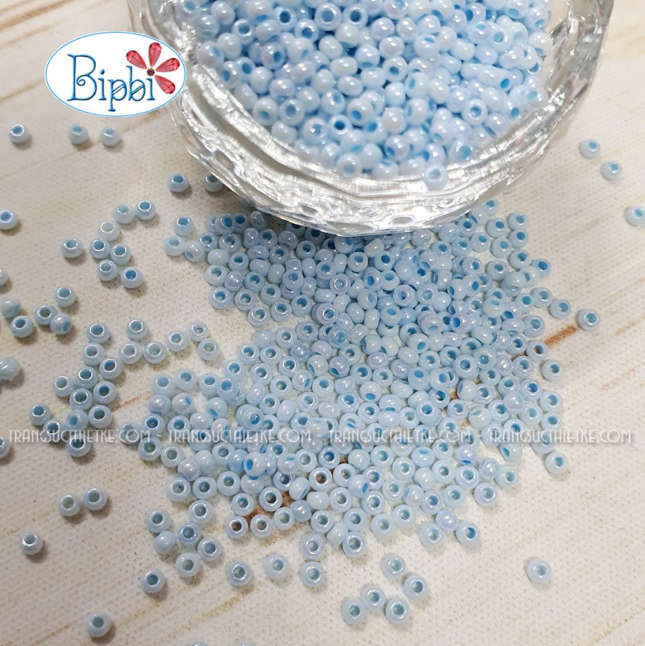 Hạt cườm Tiệp màu xanh dương nhạt ánh trai xà cừ