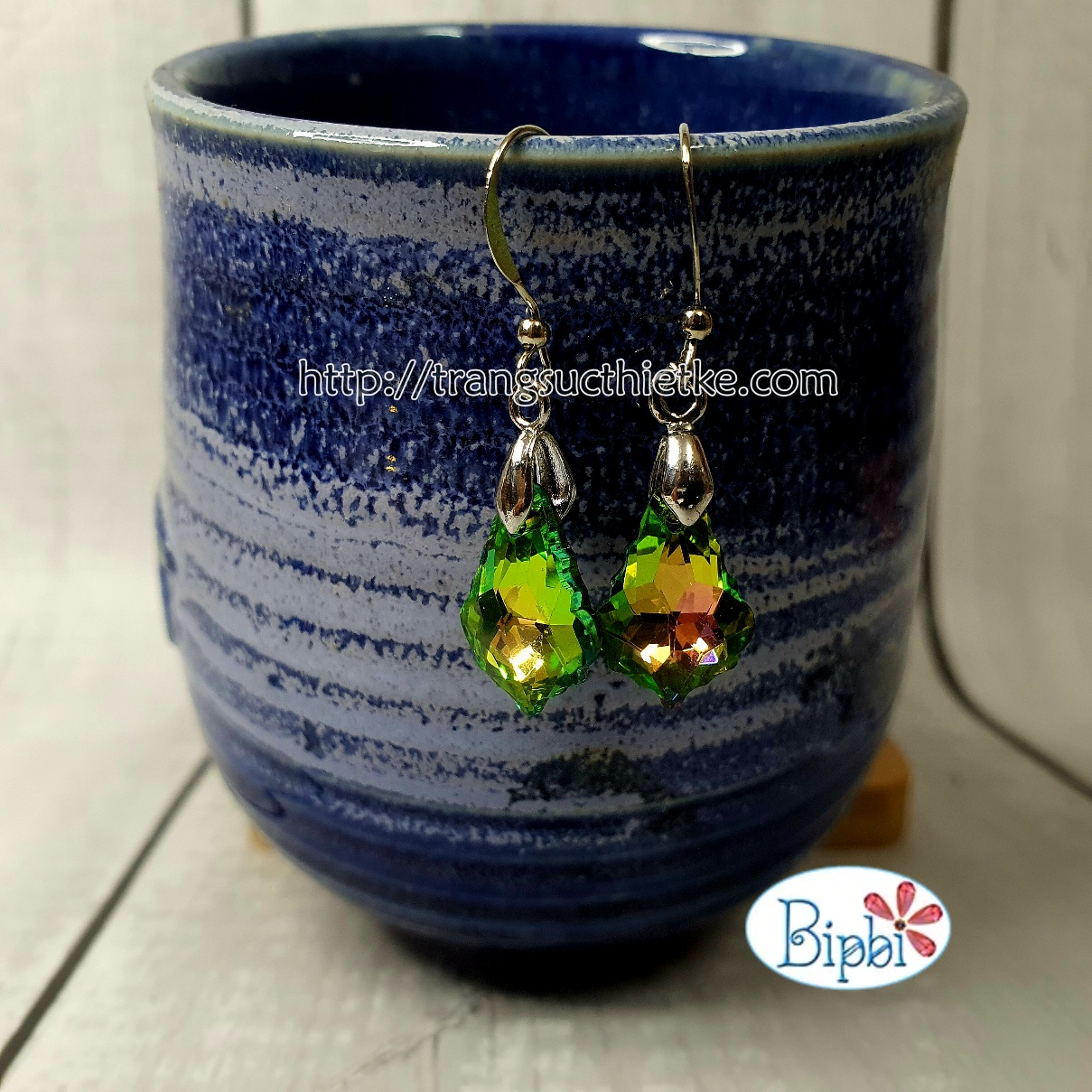 Khuyên tai ngọc trai Swarovski tím hồng