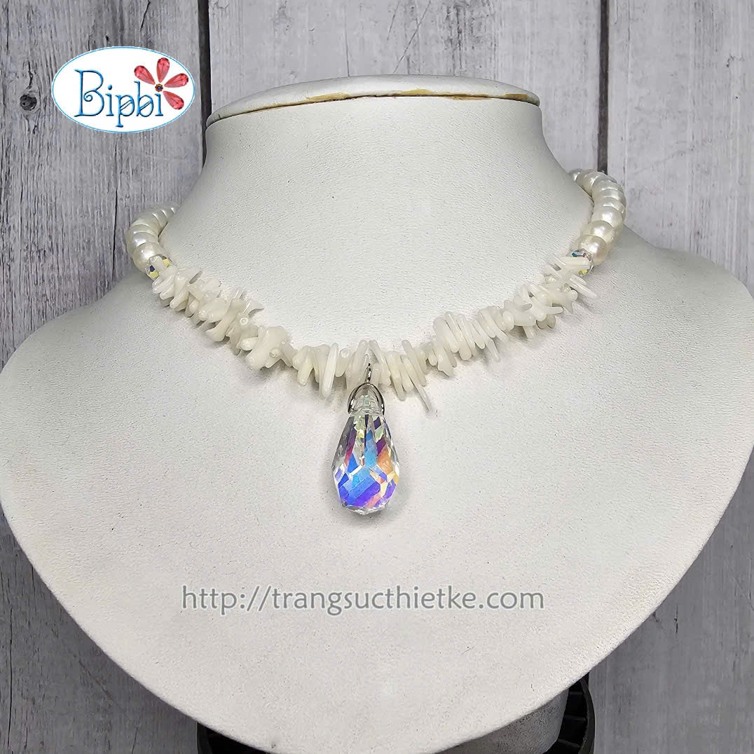 Vòng cổ ngọc trai mặt giọt nước