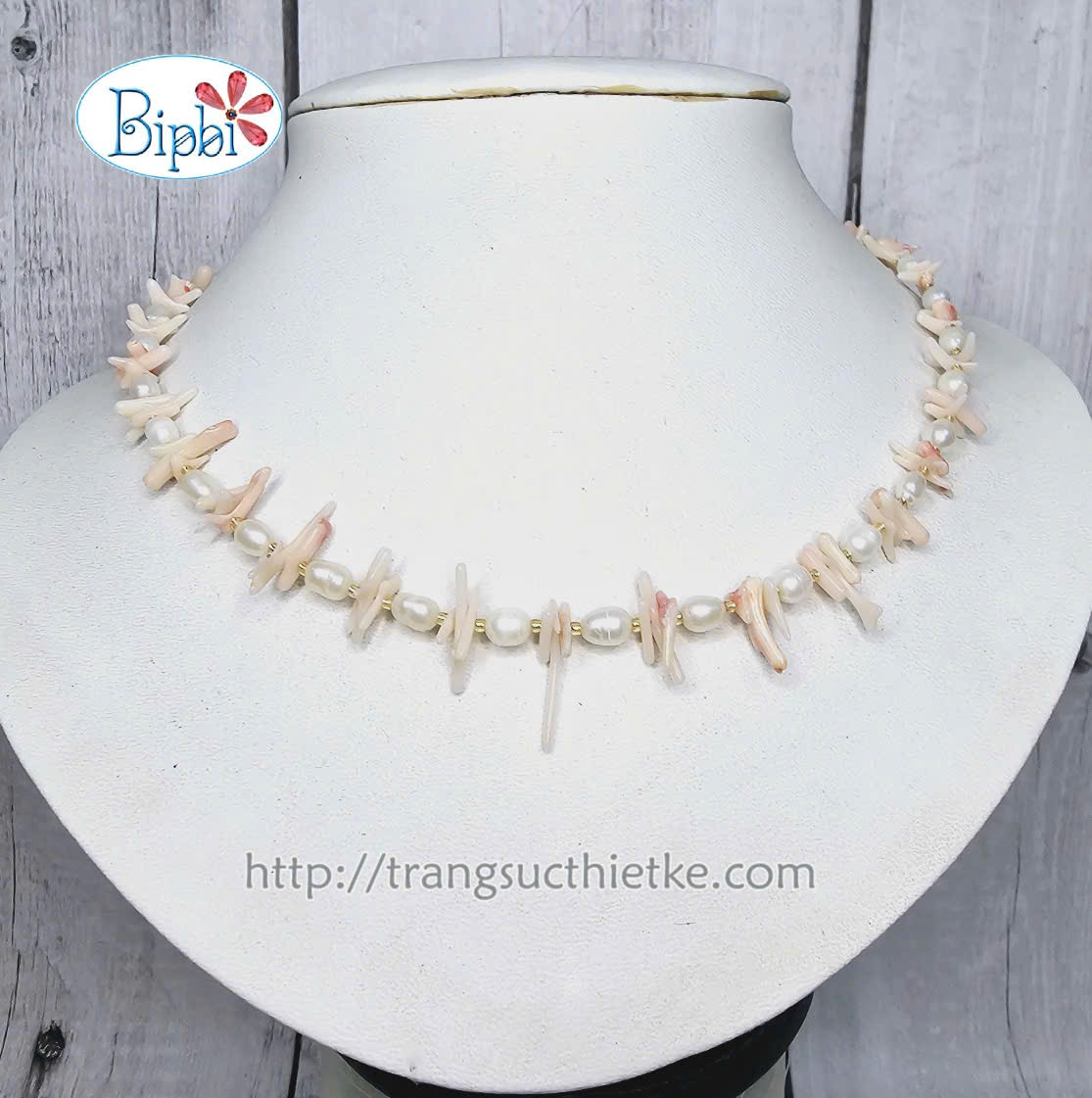 Vòng cổ ngọc trai san hô