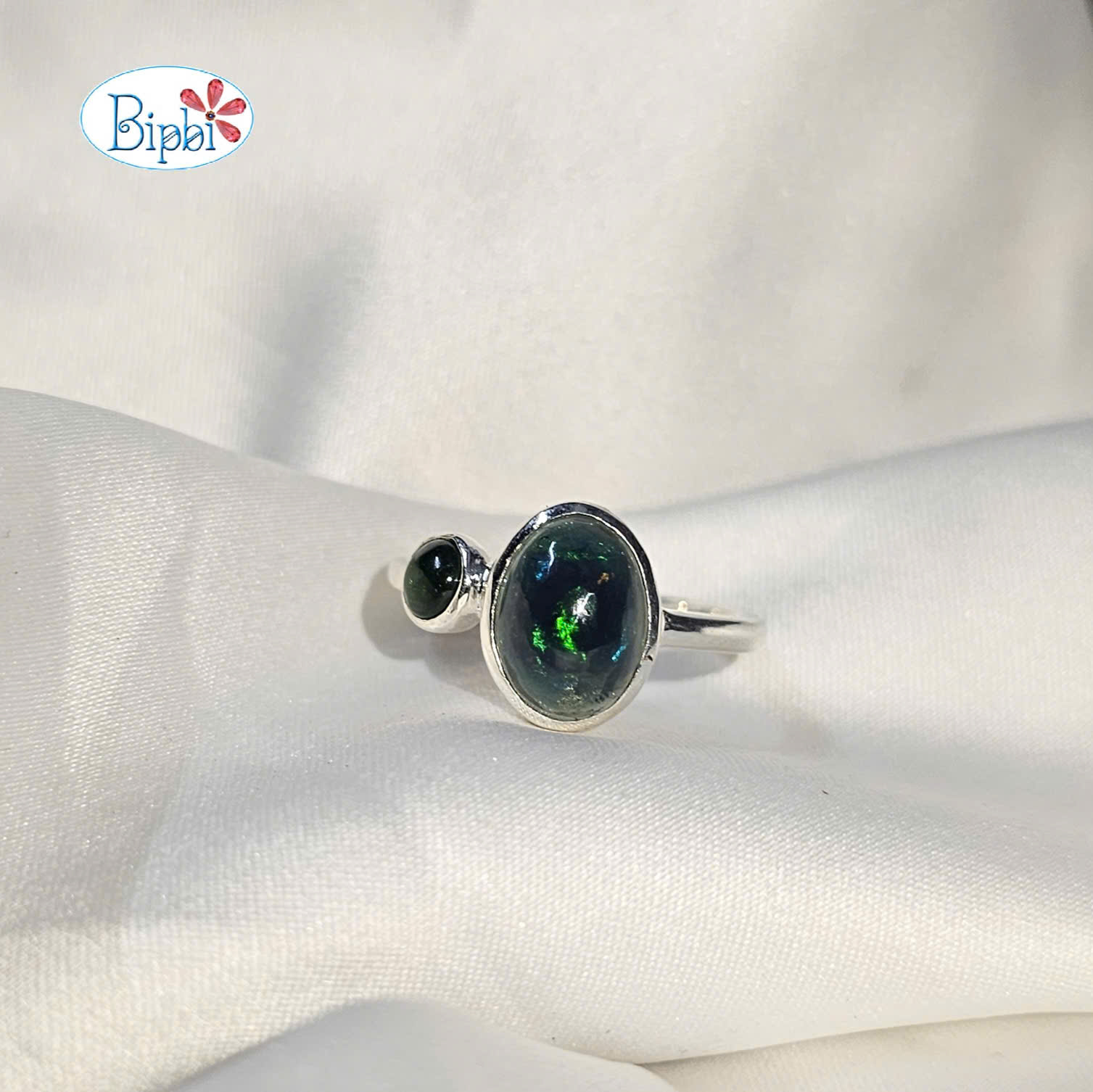 Nhẫn bạc nữ đá opal