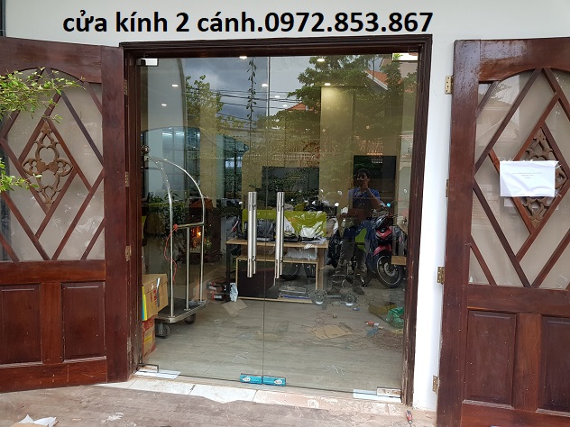 làm cửa kính cường lực vách kính ngăn phòng ở phường 17 gò vấp