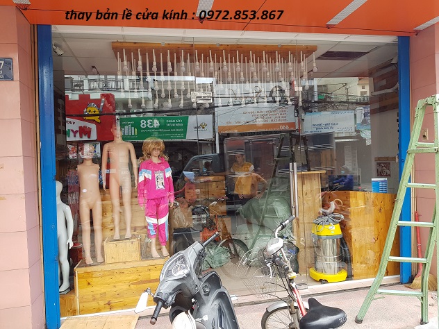 tháo vách kính văn phòng,cửa kính,vách nhôm kính quận 9