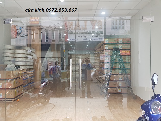 địa chỉ làm cửa kính vách kính cường lực ở phường 10 quận 3