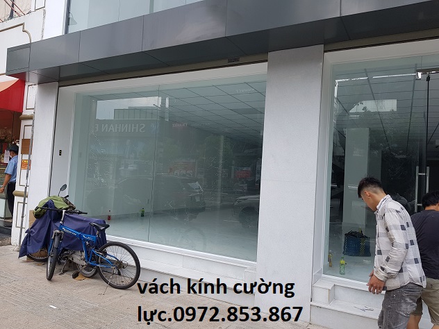 làm cửa kính và vách kính cường lực ngăn phòng ở phường 13 quận 5