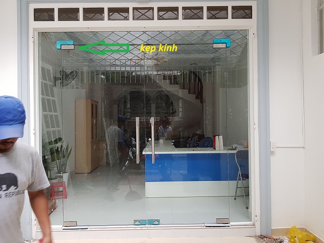 tháo vách kính văn phòng,cửa kính,vách nhôm kính quận 1