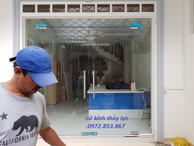 địa chỉ làm cửa kính vách kính cường lực ở phường cầu kho quận 1