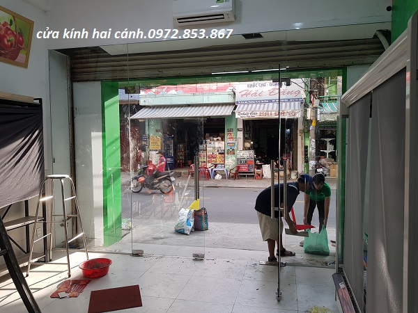 địa chỉ làm cửa kính vách kính cường lực ở phường 4 quận tân bình