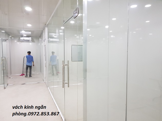 làm cửa kính cường,lực vách kính cường lực ở phường 5 quận 10