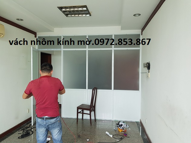 làm cửa kính cường,lực vách kính ngăn phòng ở phường 13 gò vấp