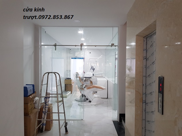 địa chỉ làm cửa kính vách kính cường lực ở phường 5 quận tân bình