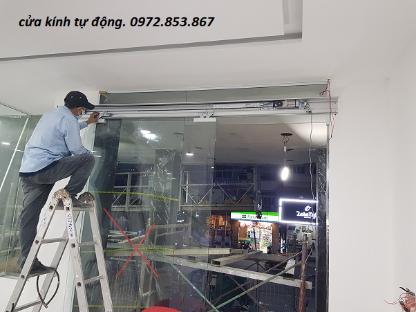 sản xuất thi công cửa kính vách kính cường lực phường 1 phú nhuận