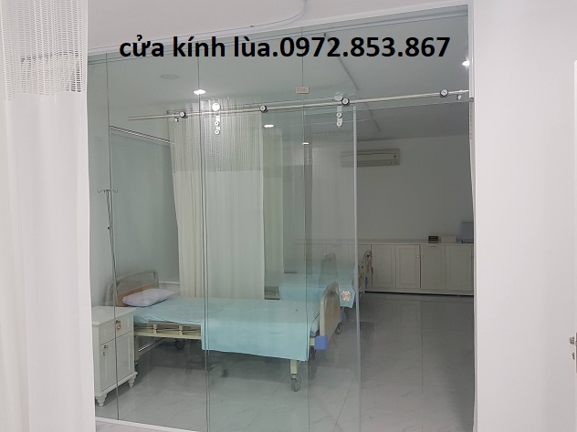 làm cửa kính cường lực vách kính ngăn phòng ở phường An Lợi Đông quận 2