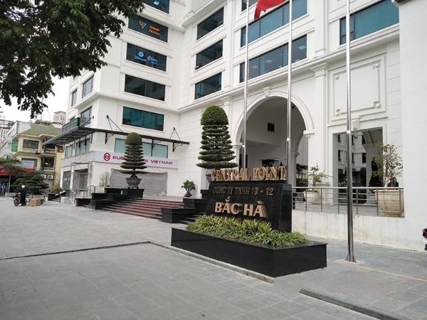 Central Field Trung Kính