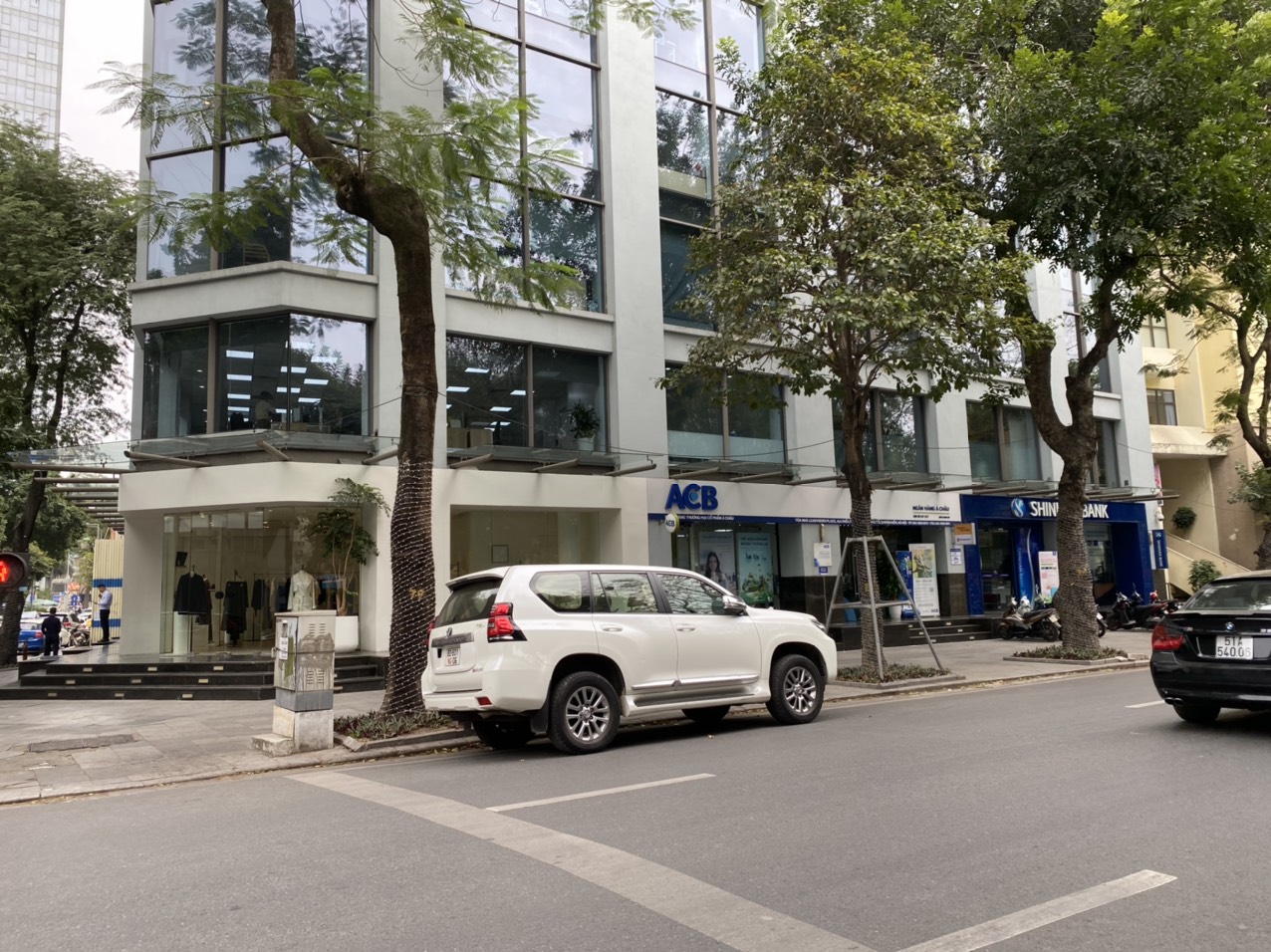 Leadvisors Place Tower