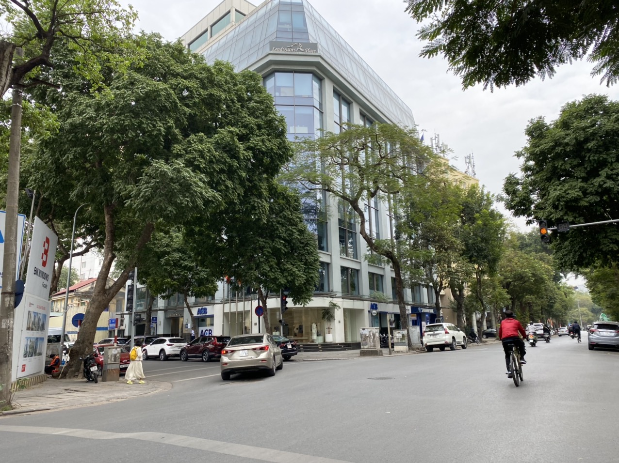 Leadvisors Place Tower