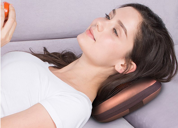 Gối mát xa gắn trên ghế xe hơi massage - thư giãn đa năng
