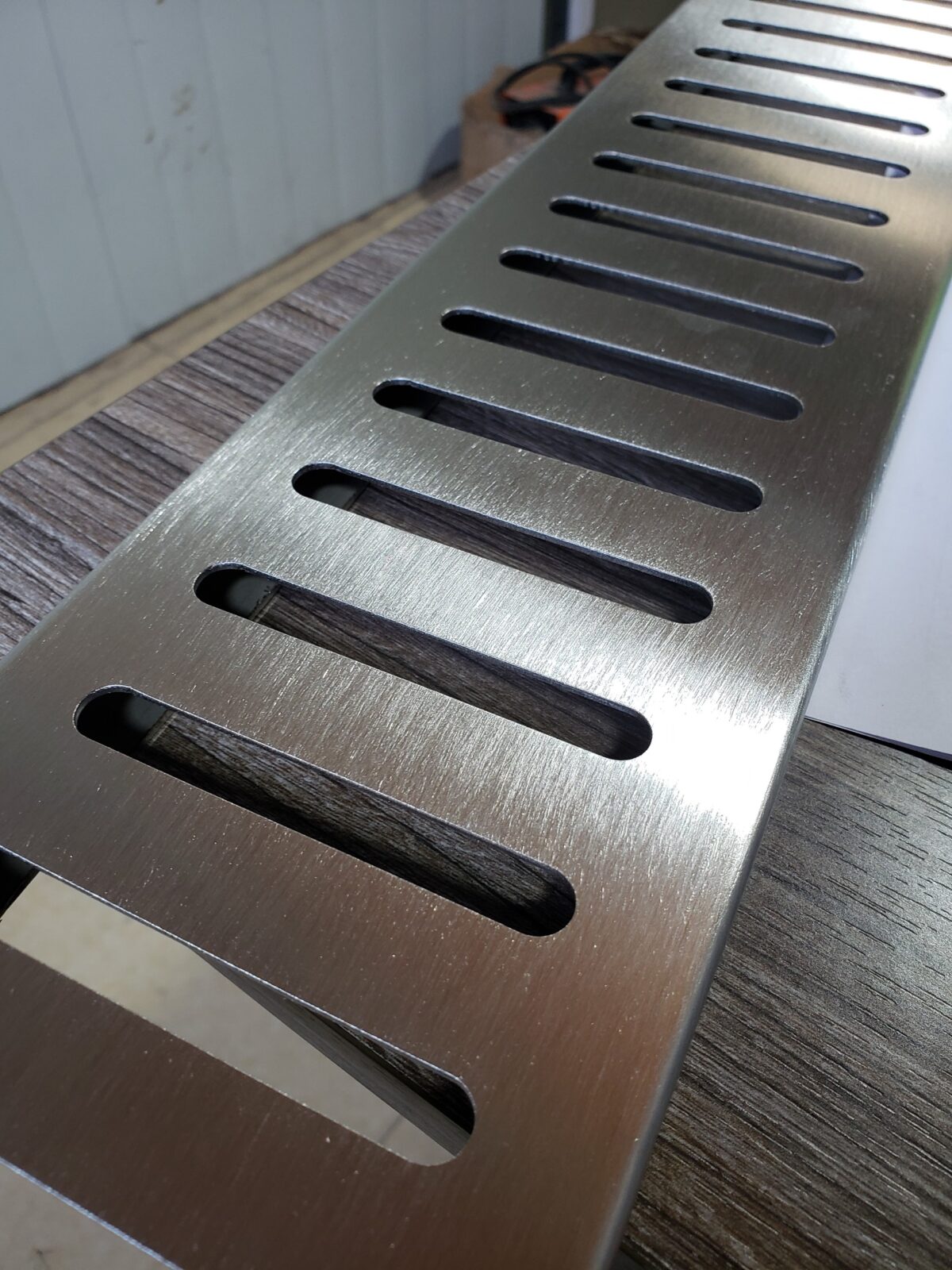Kỹ thuật thi công máng thoát sàn, ghi thoát sàn cao cấp CNC - Inox 304