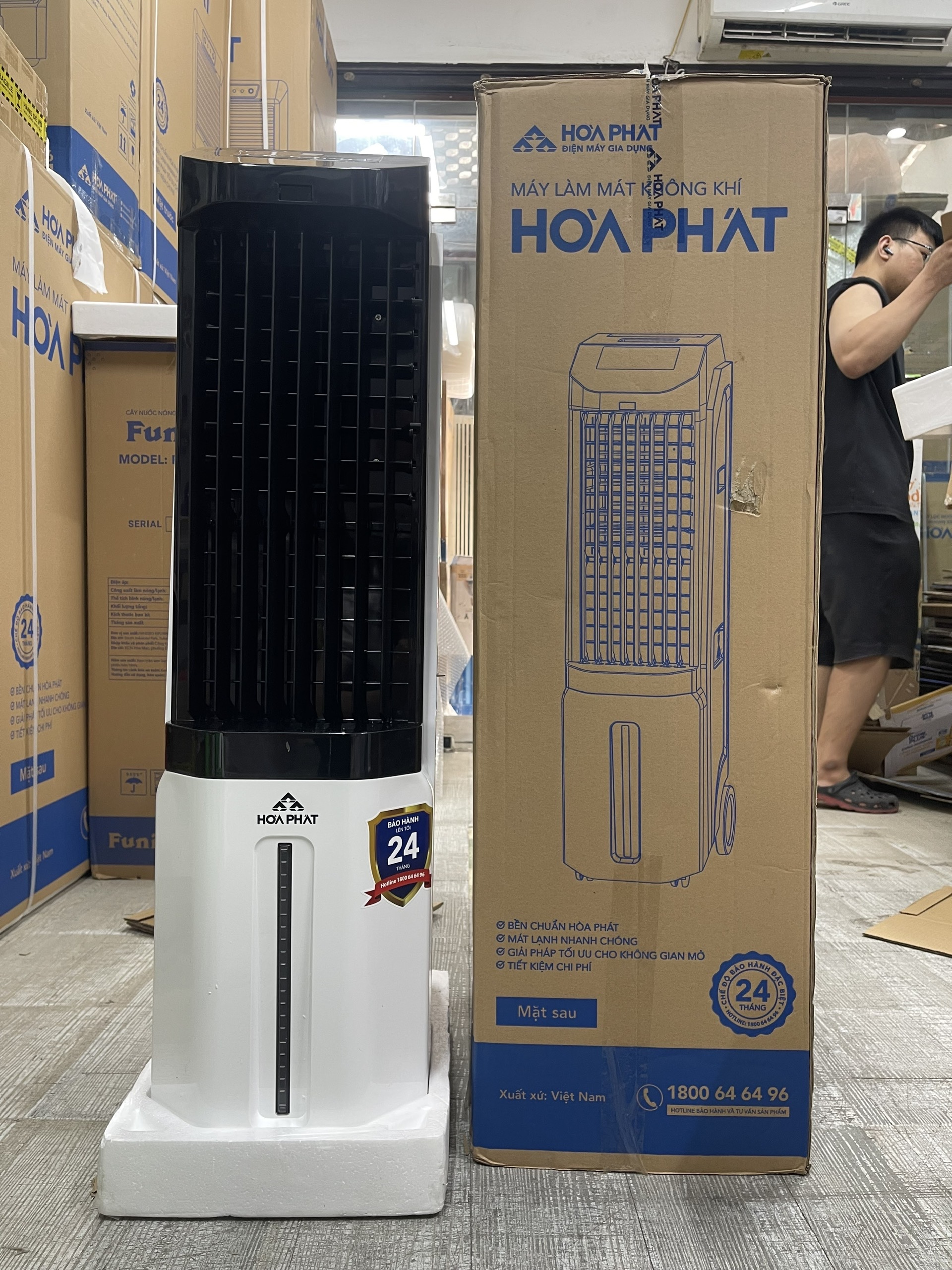 Máy làm mát không khí Hòa Phát HPCF1-045 làm mát trong phạm vi 15 - 20 m2 , màn hình điện tử, bảo hành 24 tháng