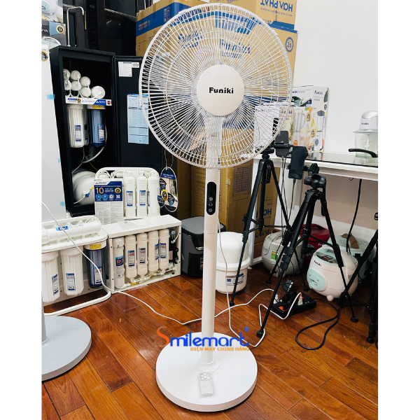Quạt đứng Funiki HQD3803AR 5 cánh, 55w, bảo hành 14 tháng, màu trắng