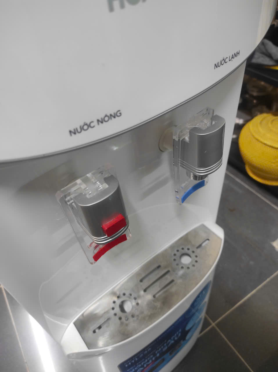 (Bảo hành 28 tháng) Cây nước nóng lạnh úp bình Hòa Phát HTL236 -Chíp điện tử