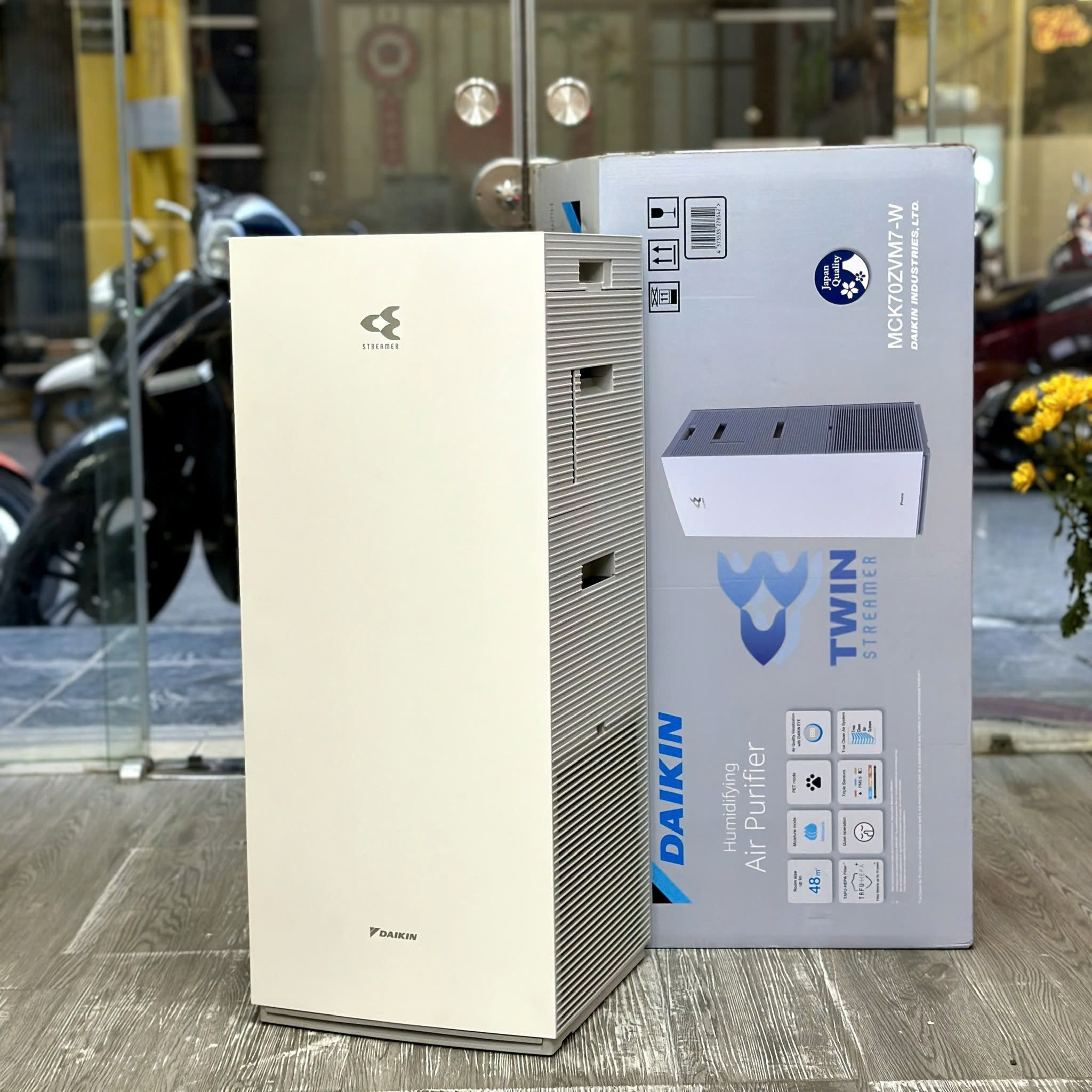 (Bảo hành 12 tháng) Máy lọc không tạo khí tạo ẩm cao cấp Daikin MCK70ZVM7-W(T) 48m²