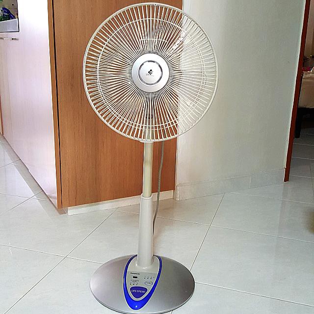 Quạt lửng Panasonic F-307KHB ( Màu bạc)