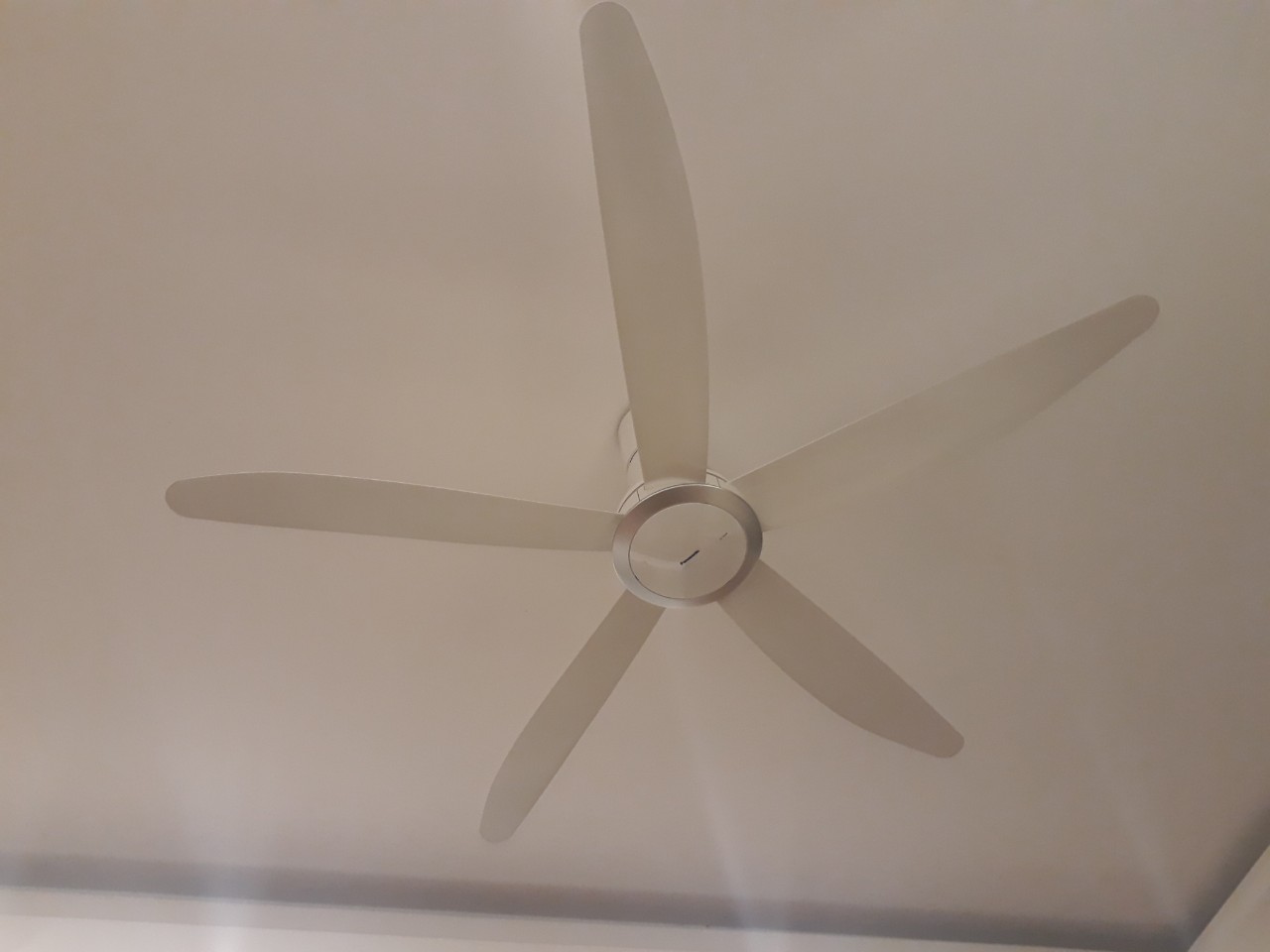 Quạt trần Panasonic 5 cánh F-60TDN (ti 28.8cm)