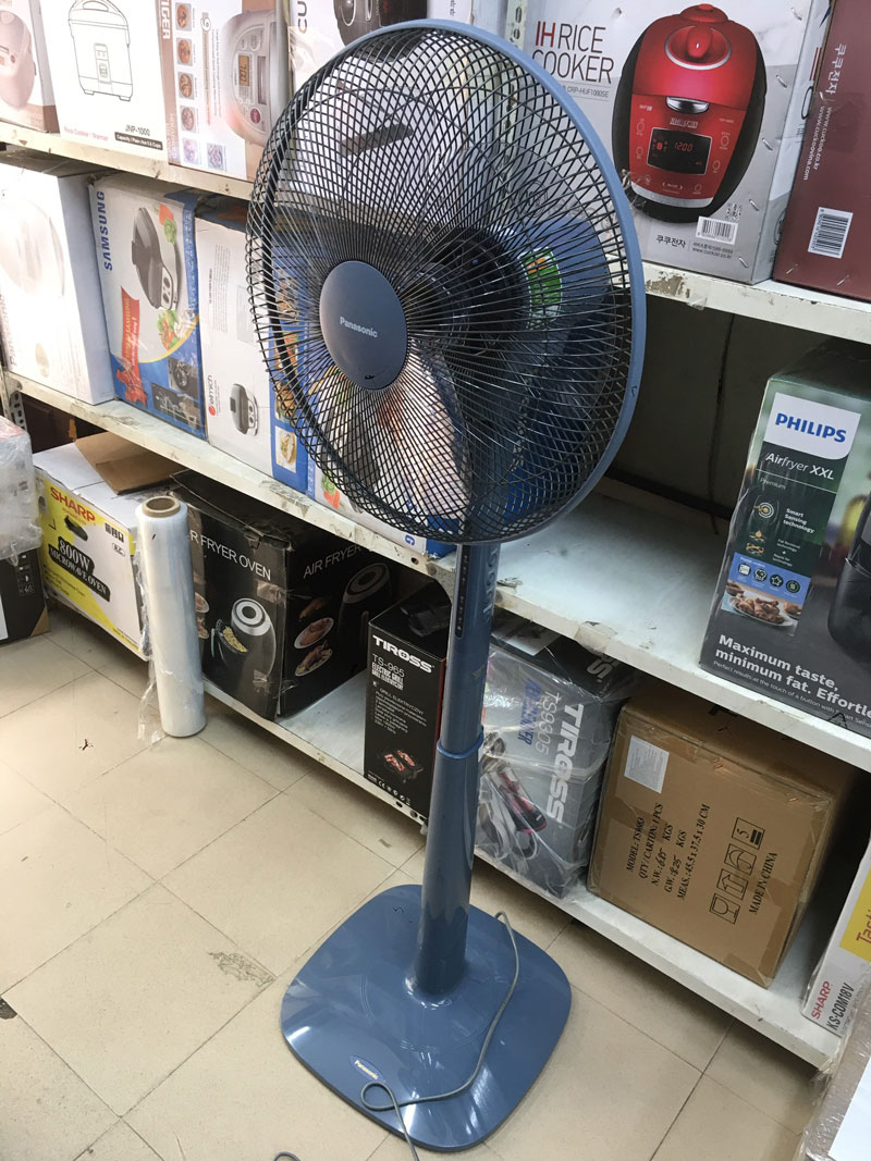 Quạt cây Panasonic F-409KB (màu xanh)
