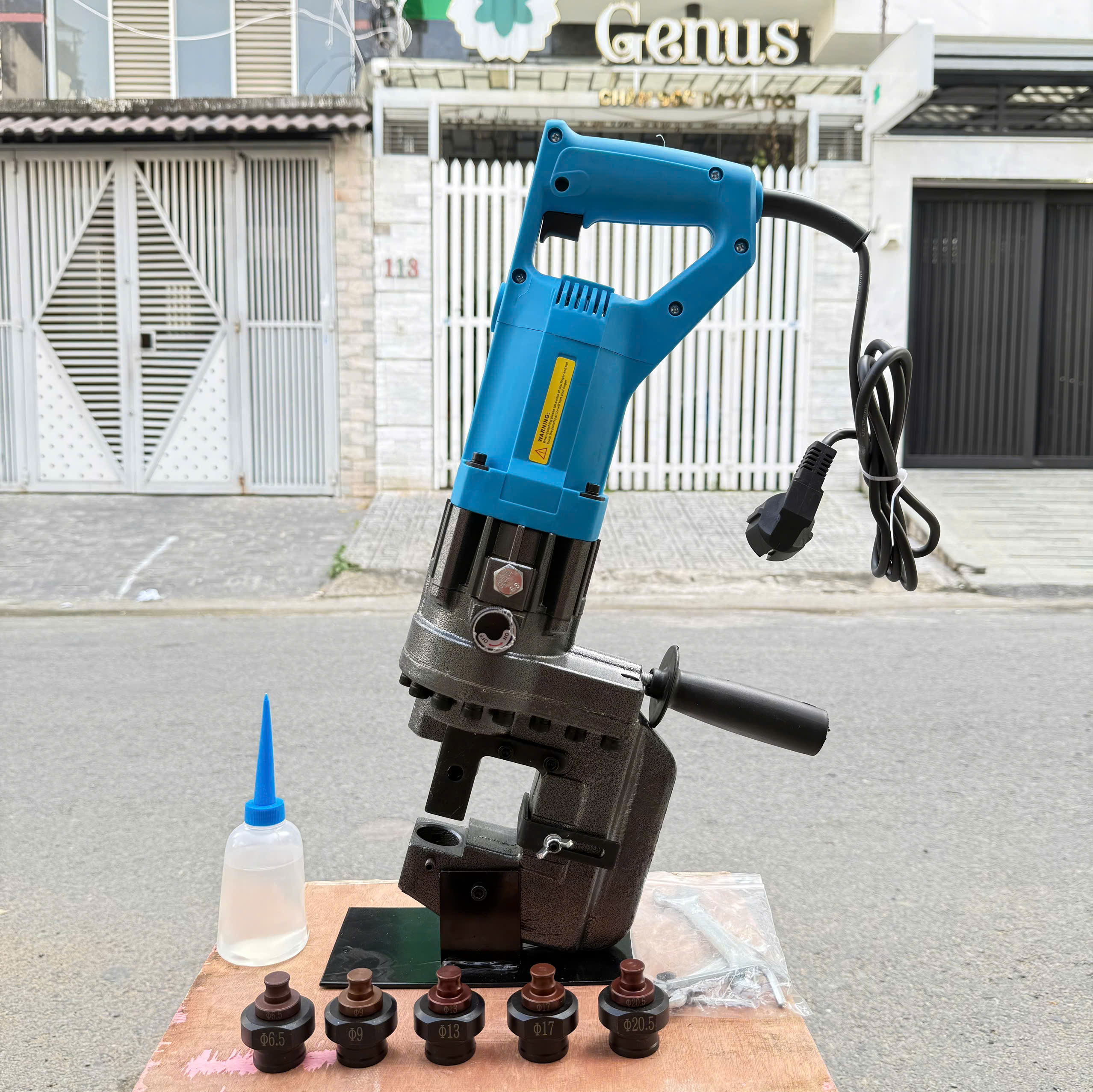 Máy Đột Lỗ Thủy Lực Cầm Tay MHP-20U