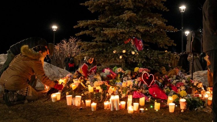 Vụ xả súng gây chấn động Canada làm dấy lên tranh cãi về trách nhiệm của AI