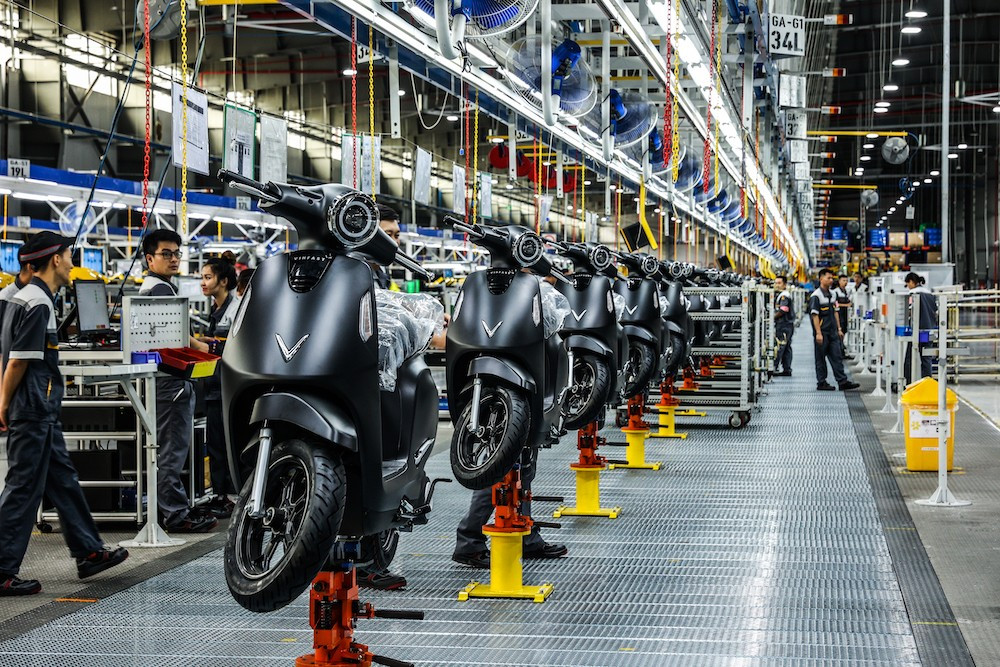 Xe máy điện lên sàn thương mại điện tử: Nhiều mẫu xe giảm giá vài triệu đồng so với đại lý