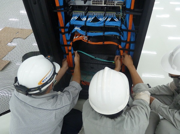 Biện pháp thi công hệ thống điện nhẹ an toàn là điều cần thiết của mọi công trình.
