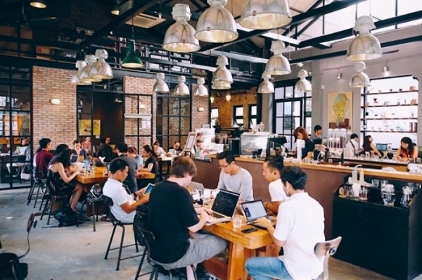 Bạn cần một giải pháp để mạng wifi của quán không quá tải.