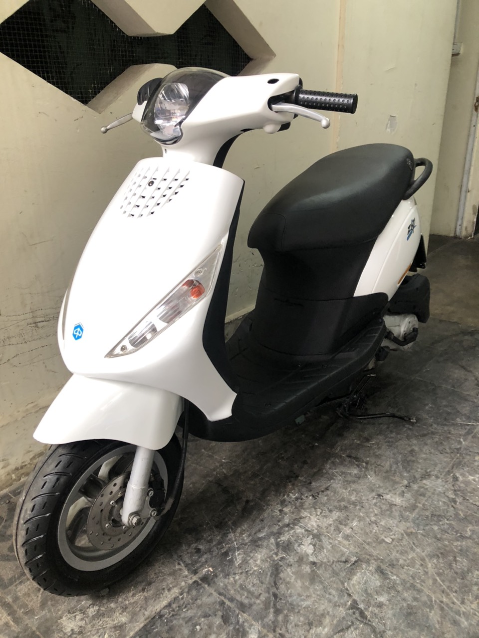 Piaggio Zip trắng 2011  Axega