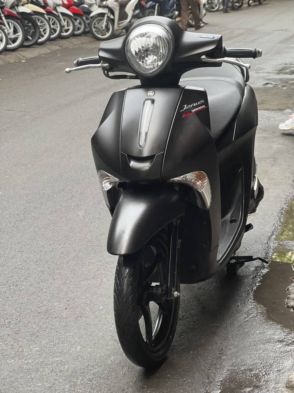 Soi kỹ Yamaha Janus giá 275 triệu Đồng cạnh tranh Honda Vision