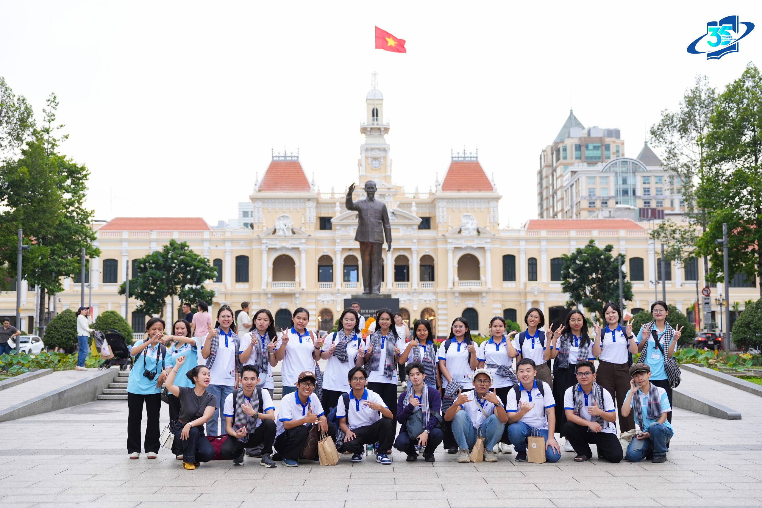 VIBRANT HO CHI MINH CITY” TOUR: A WARM GREETING FOR INTERNATIONAL LEARNERS 2025