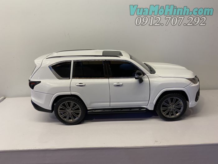 mô hình tĩnh diecast siêu xe sang ô tô Lexus Lx600 tỷ lệ 1/24 , đồ chơi xe hơi oto thu nhỏ bằng kim loại