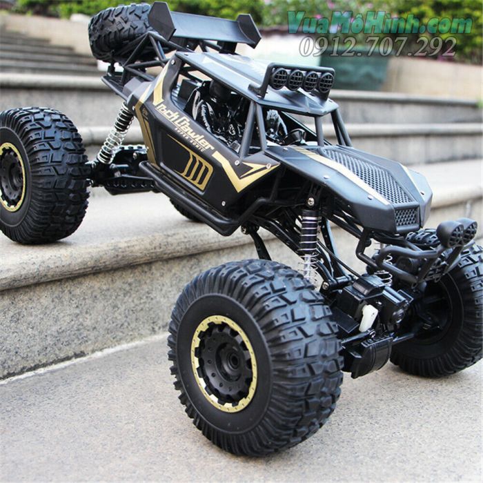 xe địa hình rock crawler điều khiển từ xa siêu to khổng lồ dài nửa mét