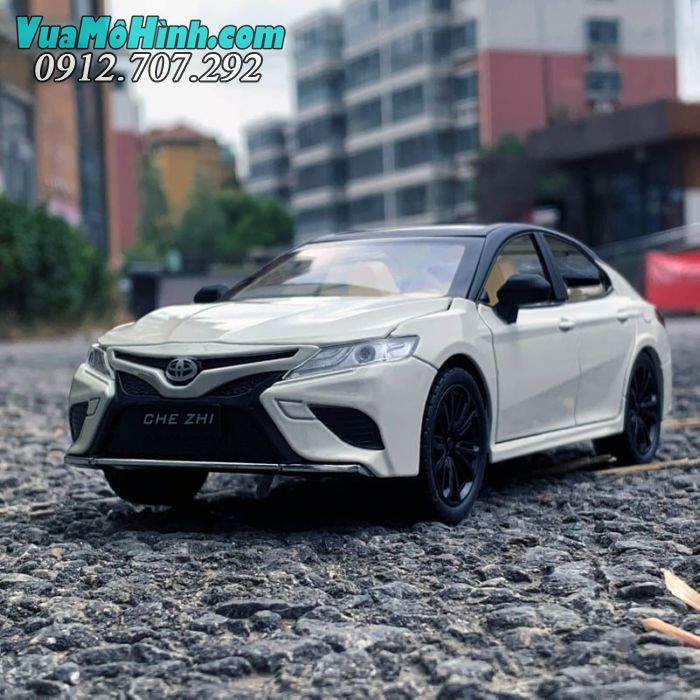 Mô hình xe Toyota Camry tỉ lệ 1/24 Chezhi