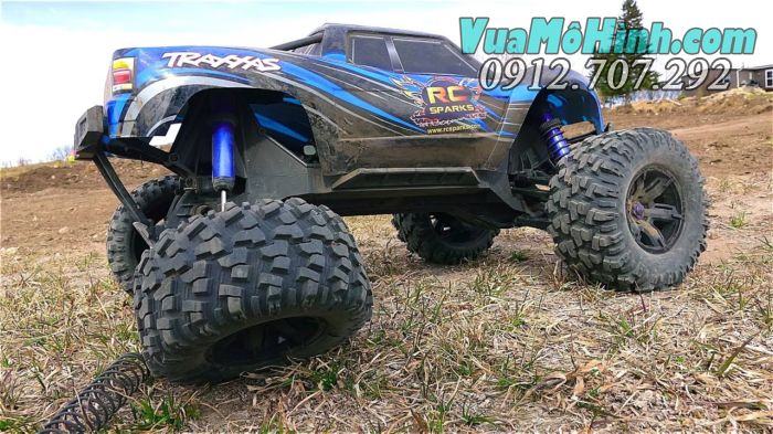 xe địa hình điều khiển từ xa traxxas