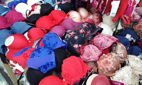 Nguy Cơ Ung Thư Tiềm Ẩn Từ Việc Sử Dụng Đồ Lót Không Rõ Nguồn Gốc