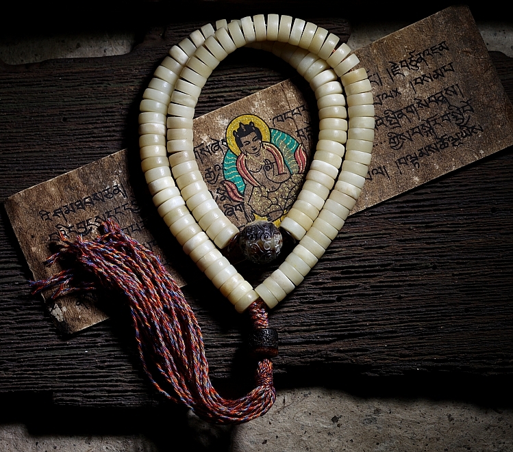 TRÀNG HẠT - VÒNG TAY