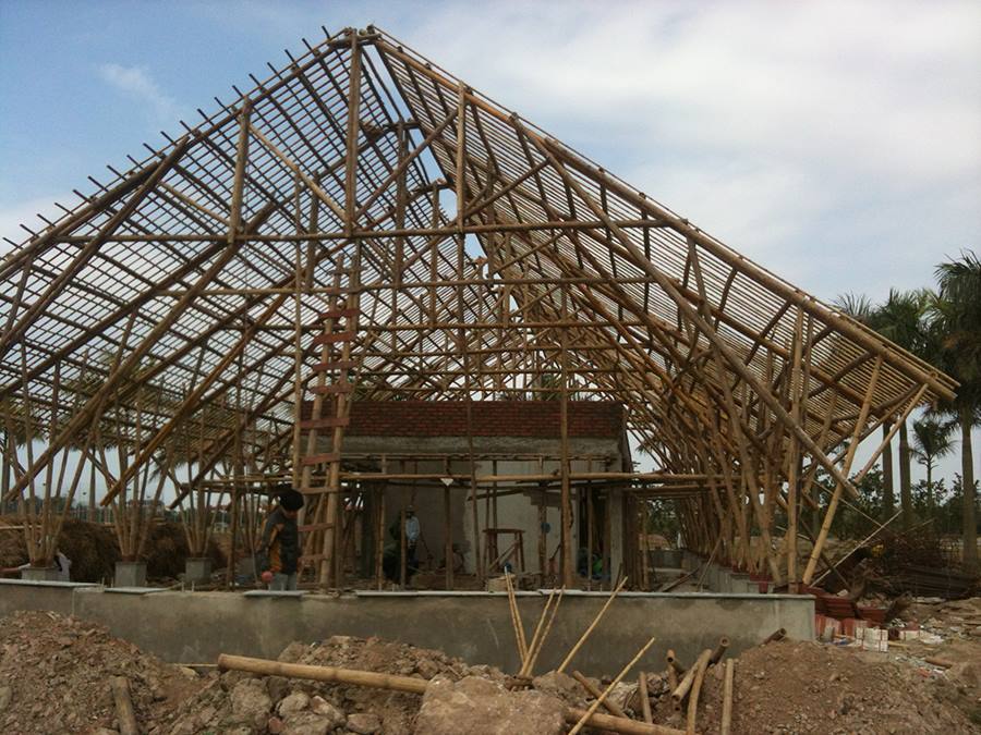 chuyen thi công nhà tre ốp trúc