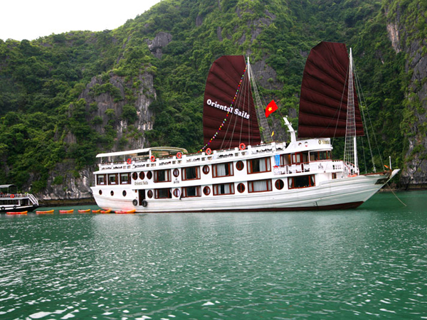 Du thuyền Oriental Sails