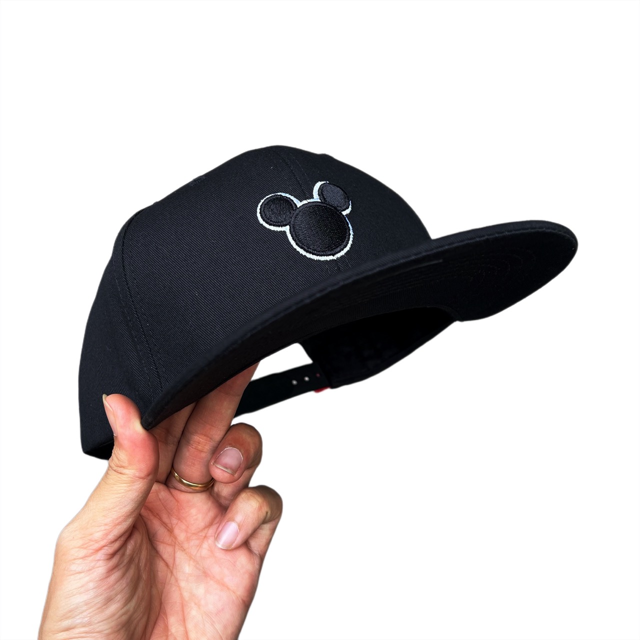 Nón Snapback vành thẳng logo DIS.NEY cách điệu thêu nổi quai cài nút chắc chăn chất lượng cao