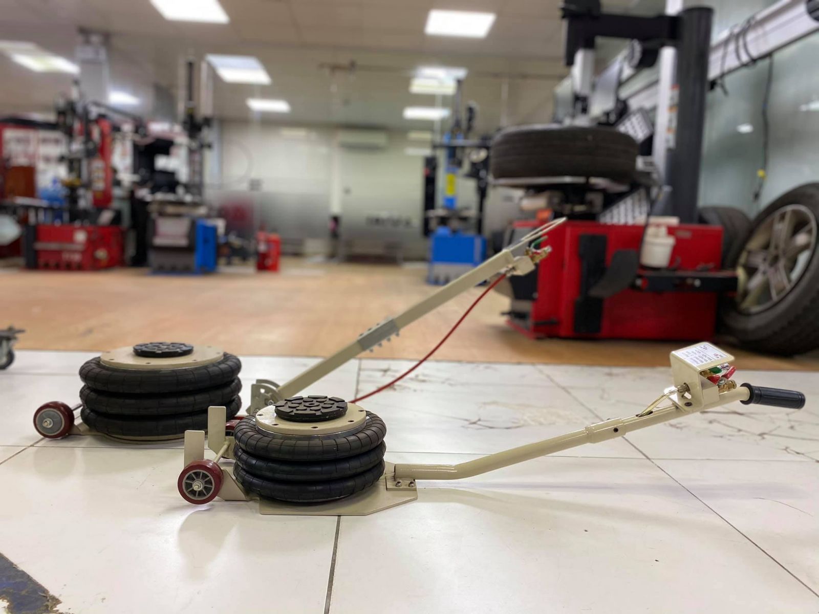 Kích bóng hơi 5 tấn và và những điều cần biết