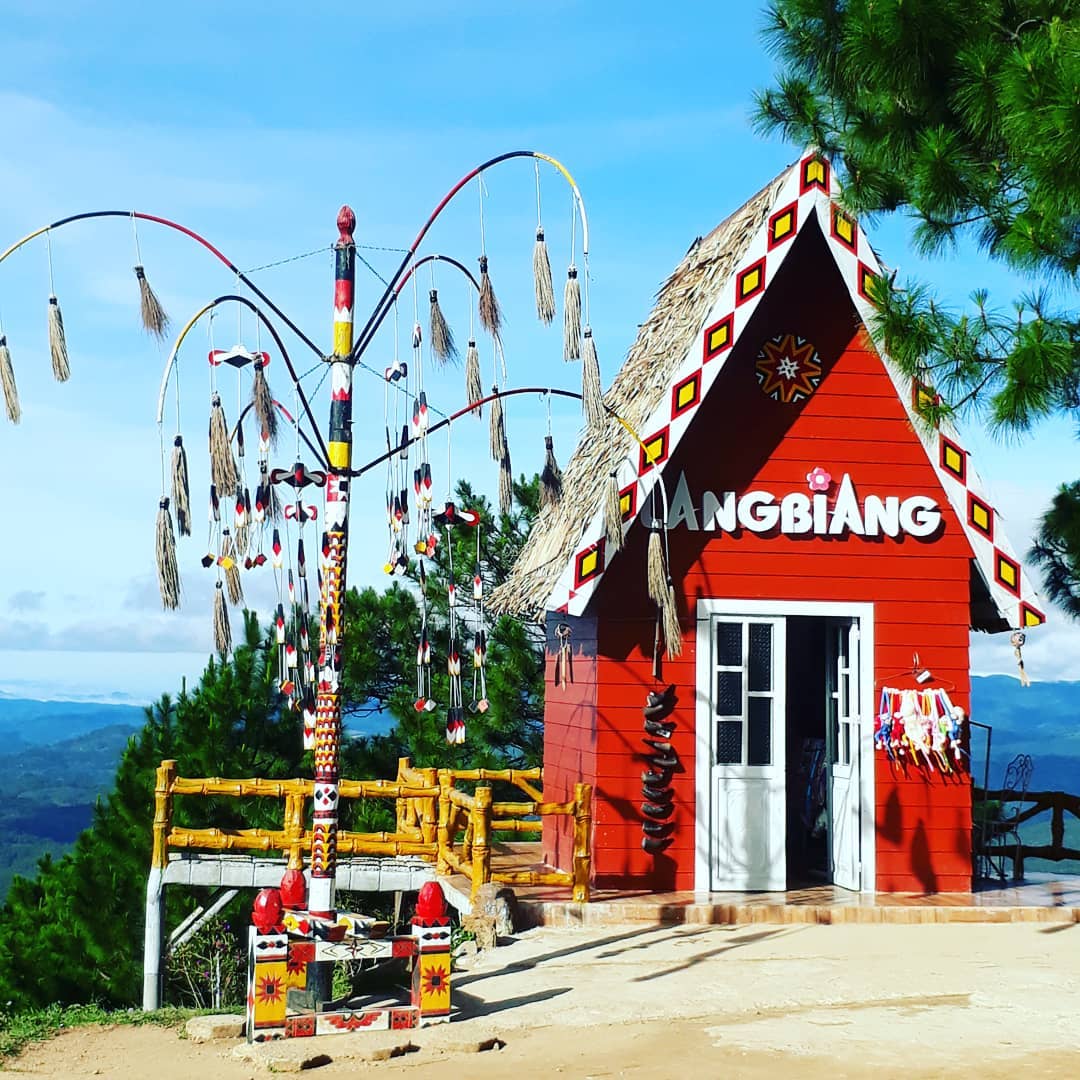 Xuất hiện cây nêu đẹp như trong truyền thuyết ở "điểm đến quốc dân" Đà Lạt